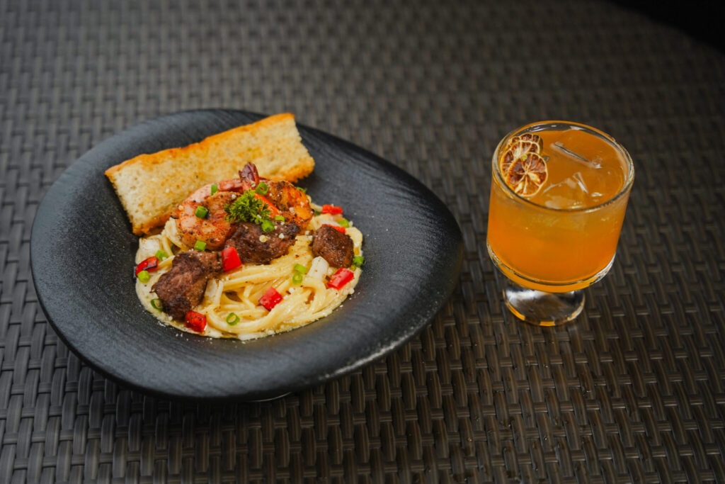 Oasis Pool Bar & Café