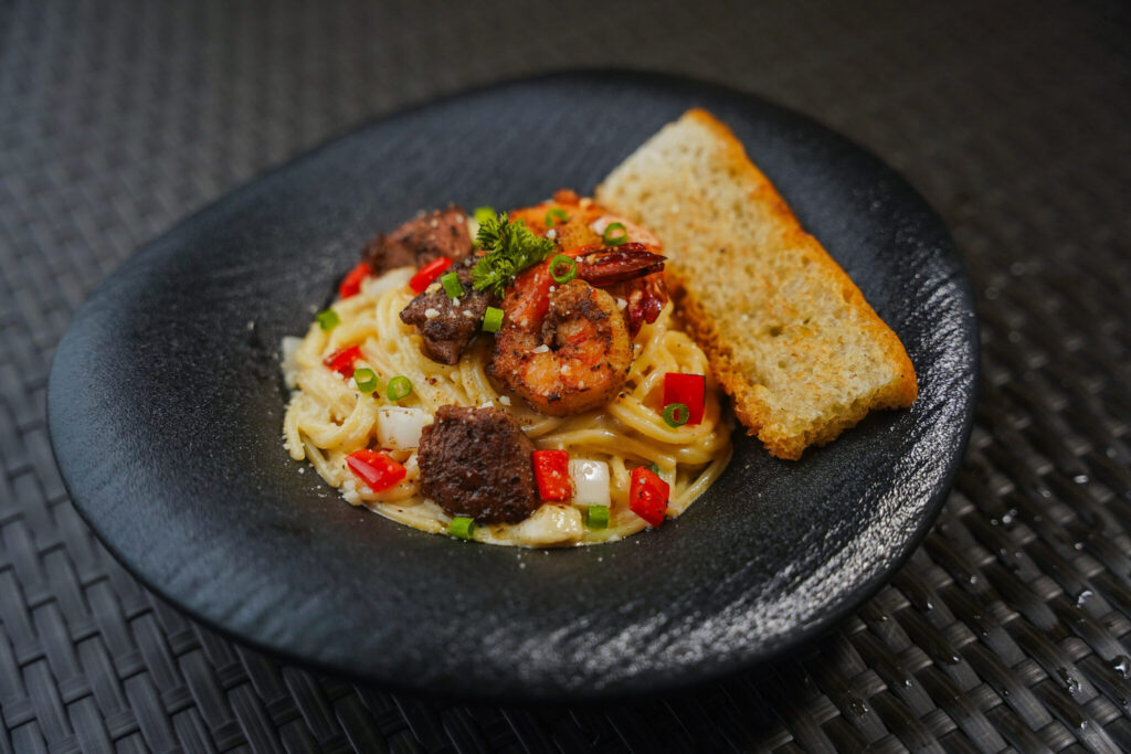 Oasis Pool Bar & Café