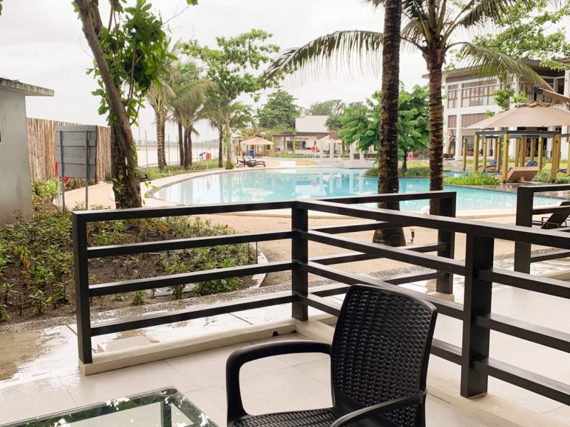 Executive Suite Beach Pool - Ground - Balcony