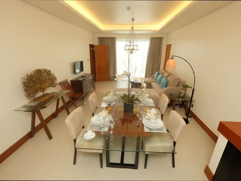 Executive Suite Beach Pool - Ground