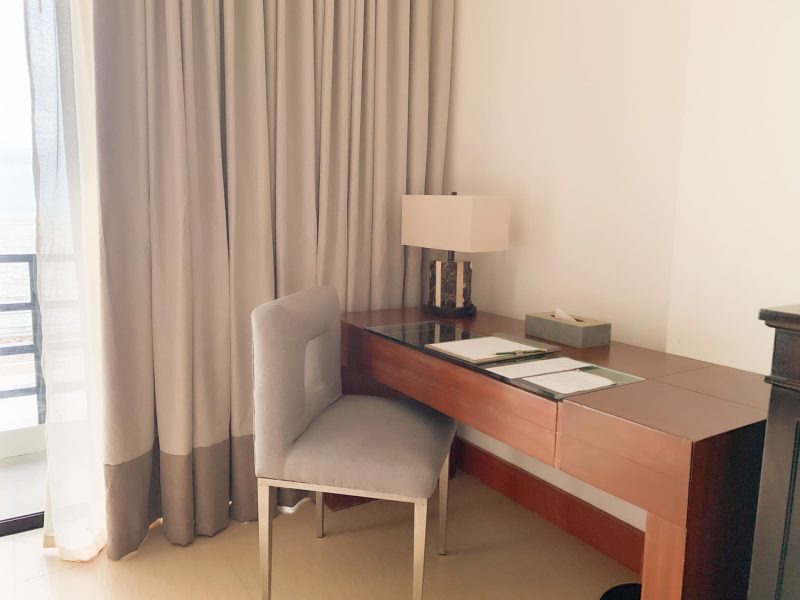 Premier Beach Pool Queen - Second Floor