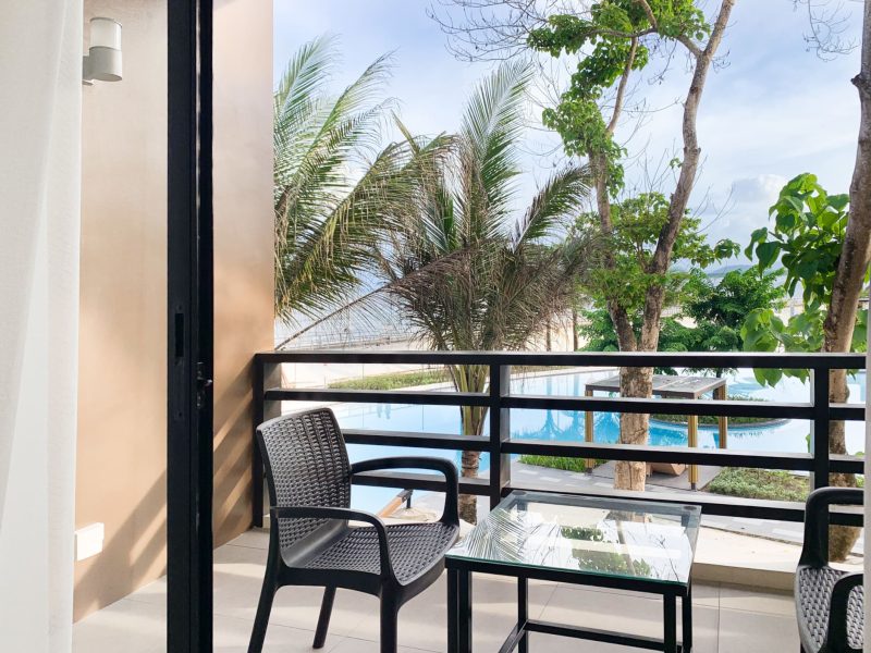 Premier Beach Pool Queen - Second Floor - Balcony