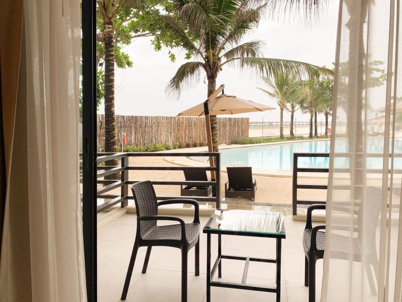 Premier Beach Pool Queen - Ground Floor - Balcony