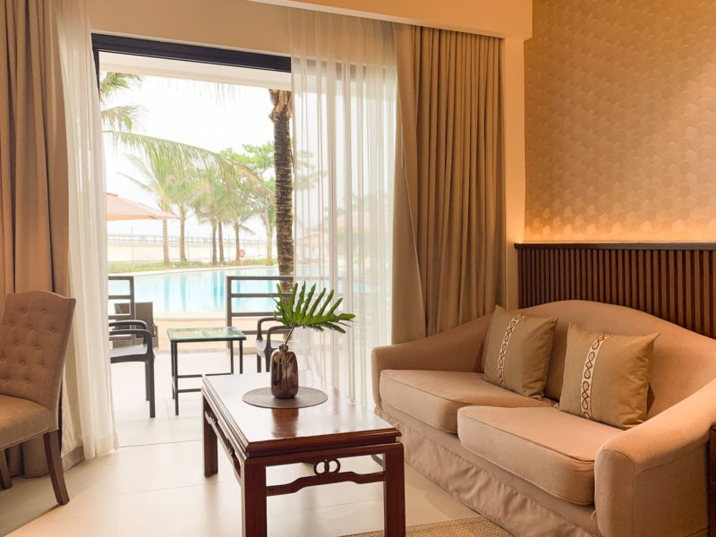 Premier Beach Pool Queen - Ground Floor - Balcony