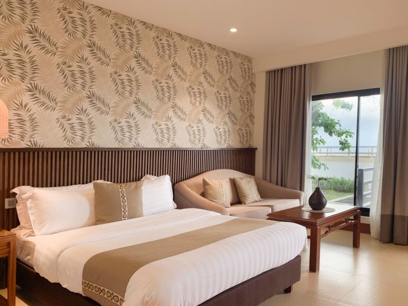 Premier Seaside Queen - Second Floor - Beach Front